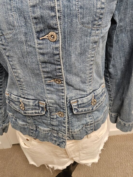 Chico's Platinum Women's Cropped Jean Jacket w/collar size 0 - Picture 2 of 14